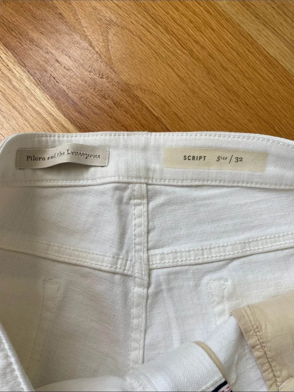 Pilcro Anthropology Creamy White Mid -Rise  5 Pocket Denim Script Shorts - Picture 6 of 11